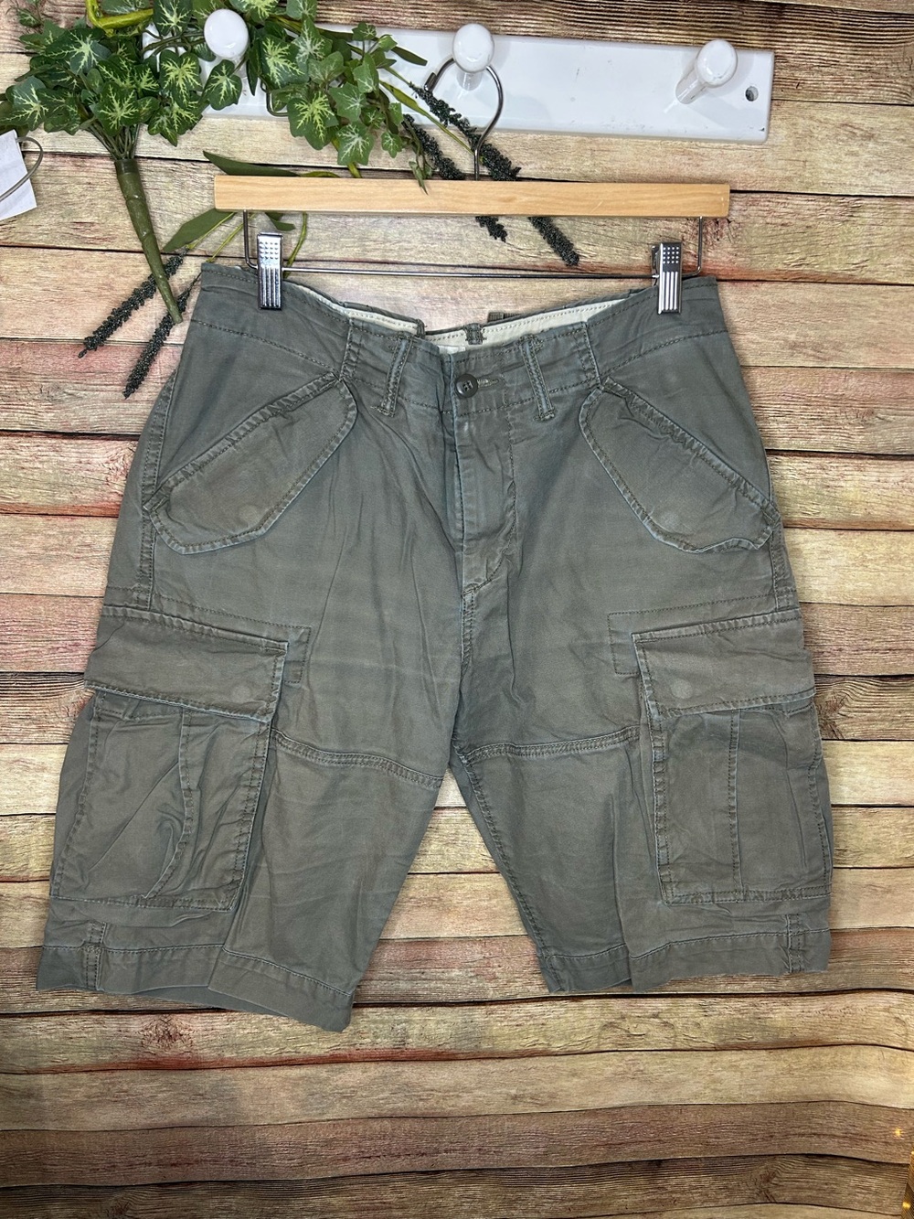 Cargo Tan H&M Shorts Men’s Size 32